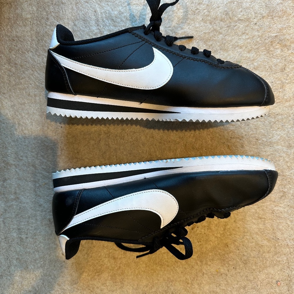 Women’s Black Leather Nike Cortez size 7.5